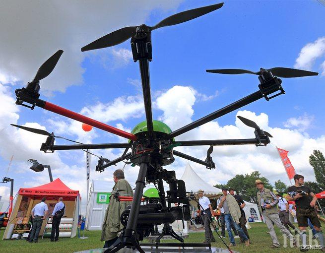 Фермер използва безпилотен самолет като пастир 