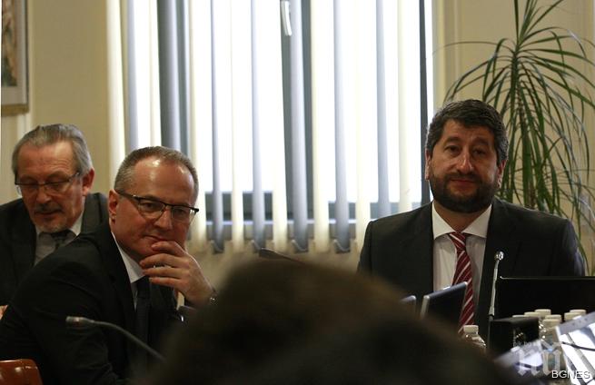 Иванов с опит да иска дисциплинарна отговорност за Панов, Колев и Цацаров