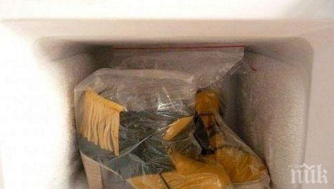 Чуден домашен трик! Ако ви стягат обувките, замразете ги във фризера!