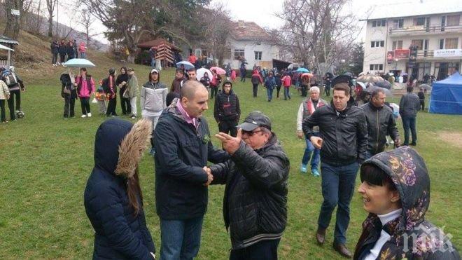 Активисти на младежкото ГЕРБ - Кърджали се включват в седмицата на гората