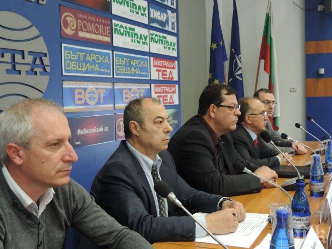 Лекарите излизат на символичен протест на професионалния си празник