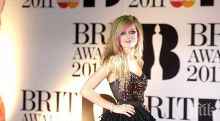 аврил лавин планира албум коледа