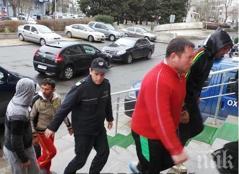 Бандата, отвлякла Дявола, остава в ареста