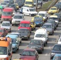 Интензивен е трафикът на изходите на София за Пловдив и Варна