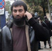 Майката на Ахмед Муса: 