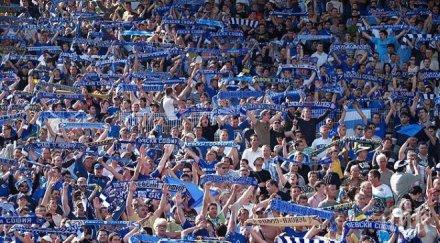 пращат феновете левски сектор