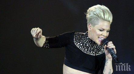 пинк отличие текстописец