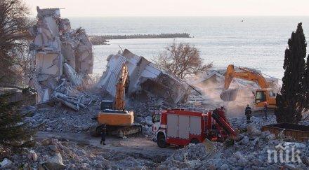 техническият ръководител разпоредил къртят бетонните конструкции хотела