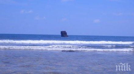 иран изпрати два бойни кораба аденския залив