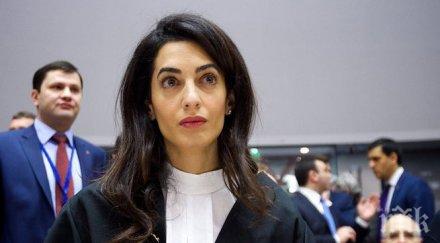 амал клуни защитава екс президента малдивите