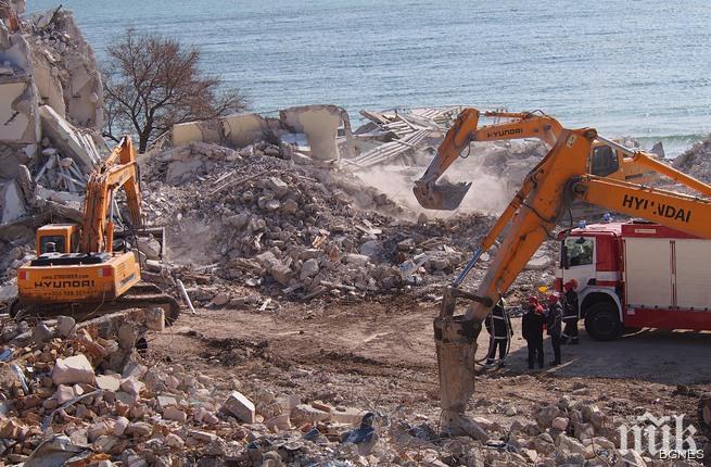 Скандално! Оцелелите работници от хотела-убиец: Г-н Георгиев ни накара да влезем след работно време и ни обеща пари 