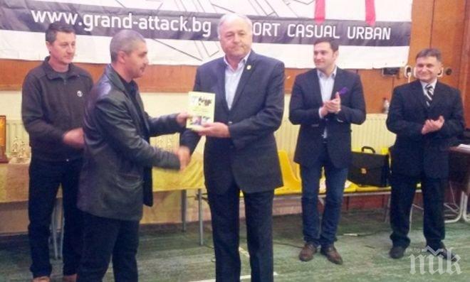 Наградиха заслужилите при отбелязването на 70 години организиран бокс в Сливен