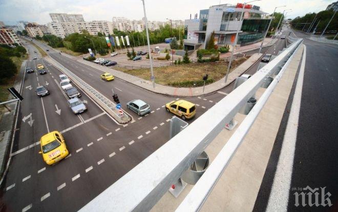 Няма опасност за колите, преминаващи по пътя към летището