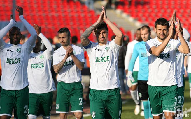 Беройци зарадваха децата от Мария Тереза