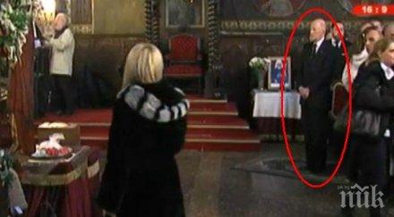 царят почете божията жертва разпети петък въпреки семейната трагедия симеон храма света неделя патриарха