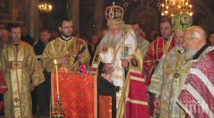 миряните русе почетоха възкресение христово