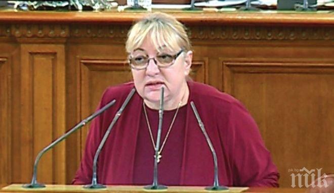 Фенка на Атака разплака депутатка с призива: Обадете се на Путин или Лавров – да не се колебаят да стрелят по нас, заслужихме си го!