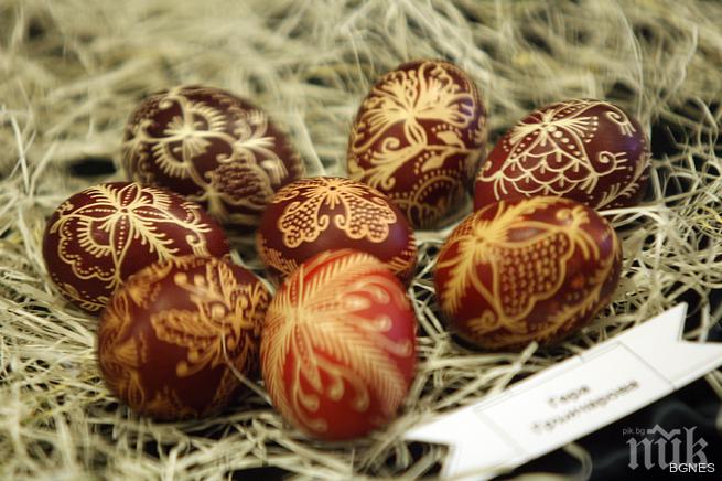 Въображение и традиции се преплитат в красивите великденски яйца