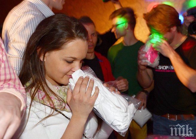 Промените в обонянието са спасили моногамността и верността 