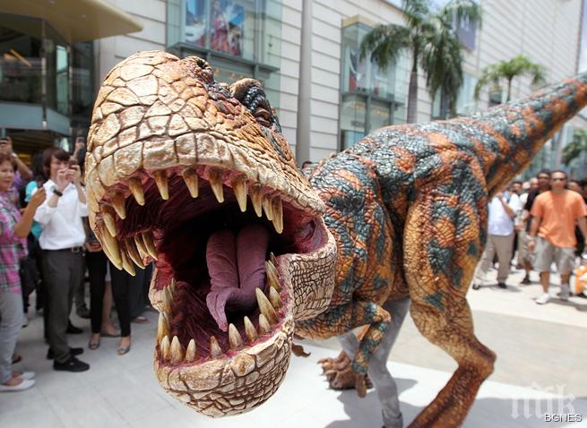 Палеонтолози: Тиранозаврите са били канибали 