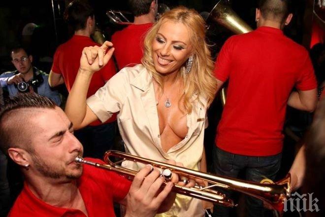 Старост-нерадост! Камелия шокира феновете си - сбръчка се плашещо много (снимка)
