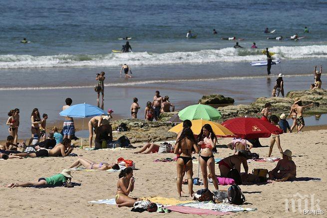 Испански бранд пуска бански за пищни момичета и жени