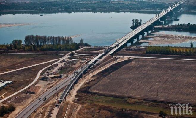 Скандално! Пътят ни за Европа към Дунав мост 2 е дупка до дупка
