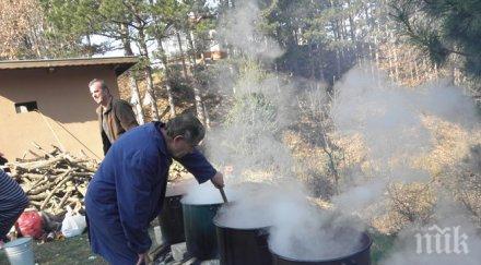 великденски курбан 1000 души готвят благоевград