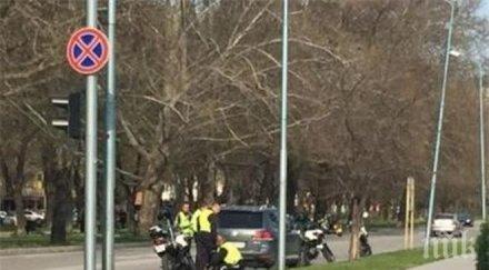 шофьор мина червено сгази четирима полицаи