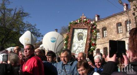 литийно шествие иконата света богородица