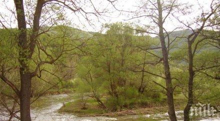 продължава издирването годишния едмонд река струма