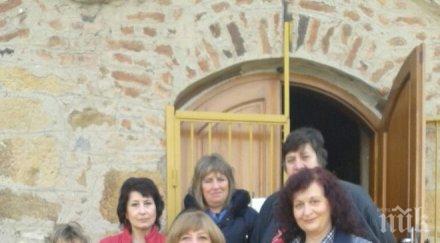 жени герб перник дариха козунаци яйца великден