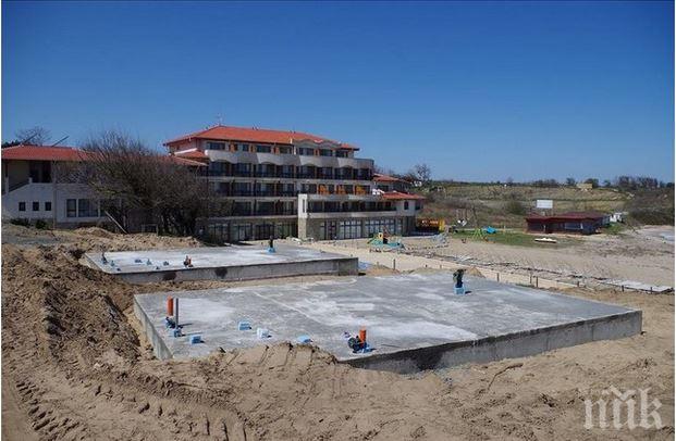 Бетонират дюните на къмпинг Юг