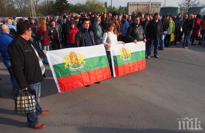400 работници на ТЕРЕМ блокираха пътя Варна-Белослав