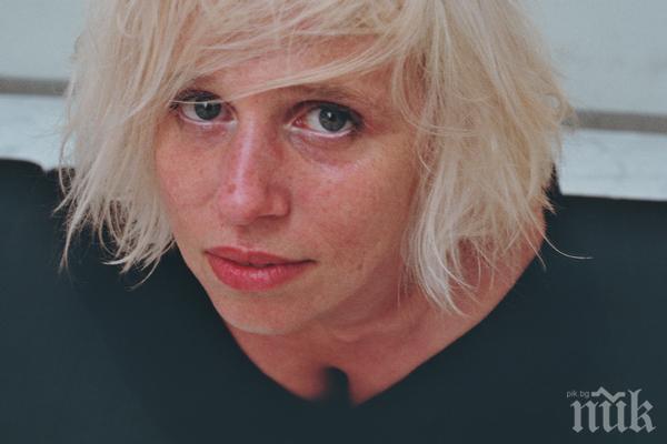 Известната белгийска писателка и актриса Изабел Уери пристига в София