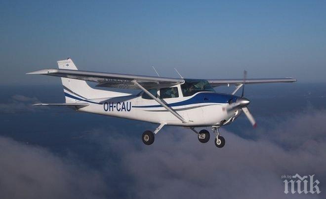  В Британска Колумбия издирват малък самолет с двама души на борда