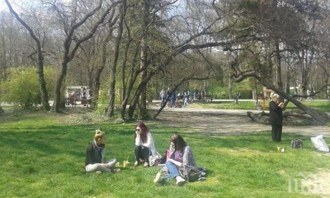 Разтурни понеделник докара истинско лято във Варна (снимки)