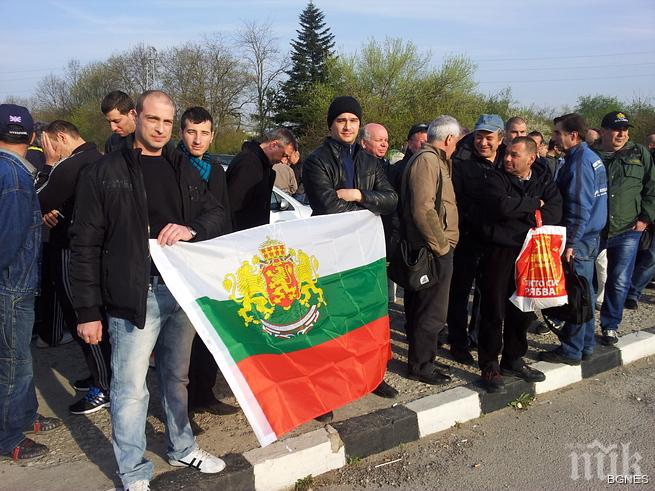 Протест блокира пътя Варна - Белослав