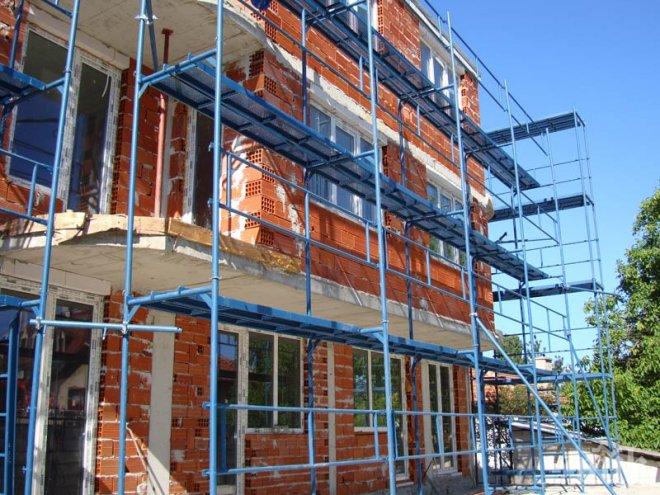 Мъж падна от скеле в Благоевград