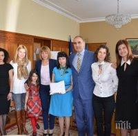 Цветанов дари 50 570 лв. за Център за деца с аутизъм в София