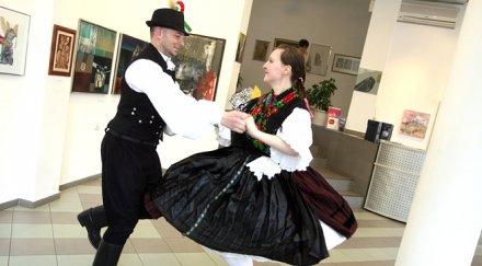 великден девойките унгария заливат вода здраве