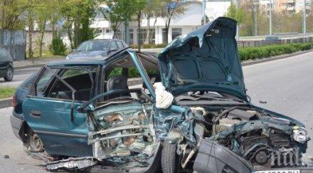 зверско меле сащ верижна катастрофа скупчи камиони коли