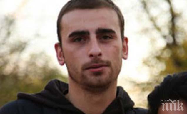 Братът на Бербатов пийва биричка на припек (снимка)