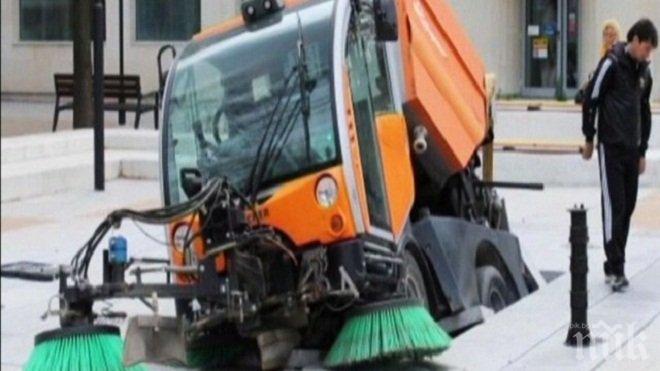 Почистващата фирма поема разходите за фонтана, в който пропадна машина 