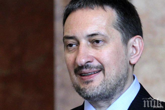 Георгиевски в защита на компрометирания режим на Груевски 