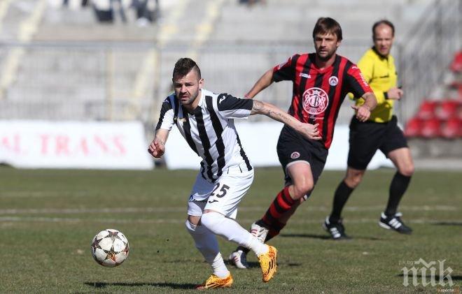 Късмет! Спас Делев се отърва без скъсани връзки, пропуска само мача с Левски