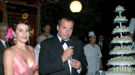 ексклузивно пик ретро дарина съвсем забрави илия павлов стъпва гроба отказва види баща