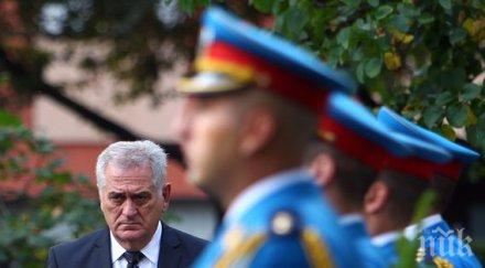 николич можа види папата заради повреден двигател