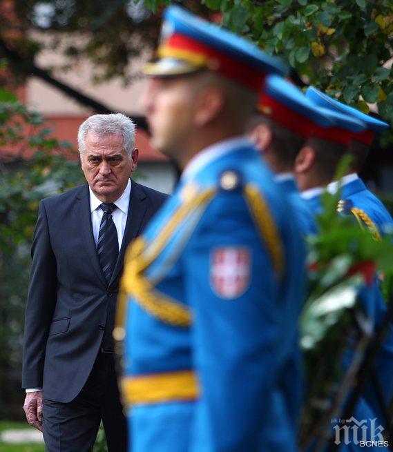 Николич не можа да се види с папата заради повреден двигател