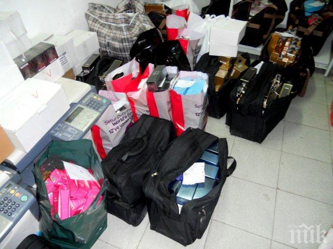 Парфюми фалшификати на световноизвестни марки задържаха на Капитан Андреево